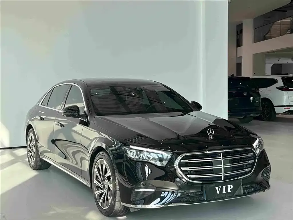Mercedes-Benz E-Class — фото 10