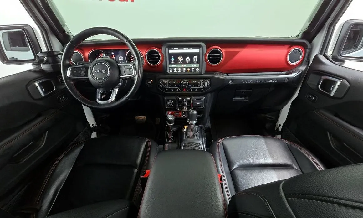 Jeep Wrangler — фото 10