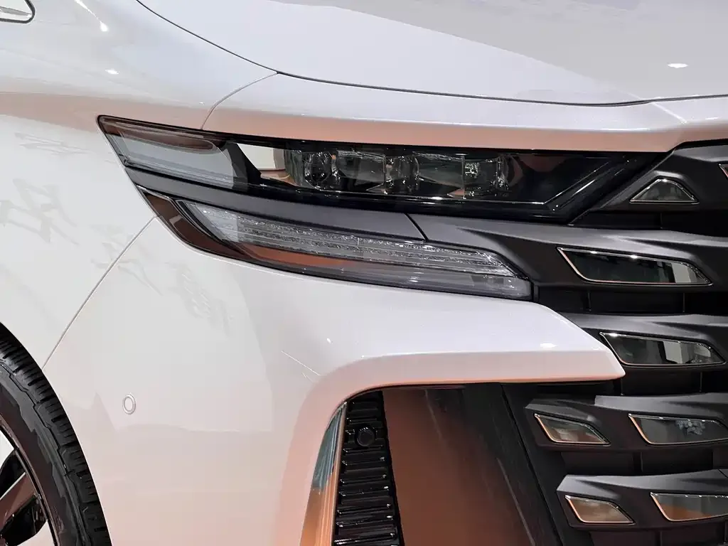 Toyota Vellfire — фото 9