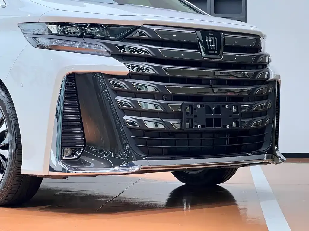 Toyota Vellfire — фото 10