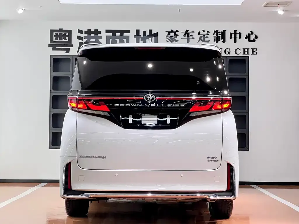 Toyota Vellfire — фото 7
