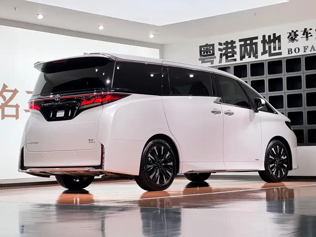 Toyota Vellfire — фото 6