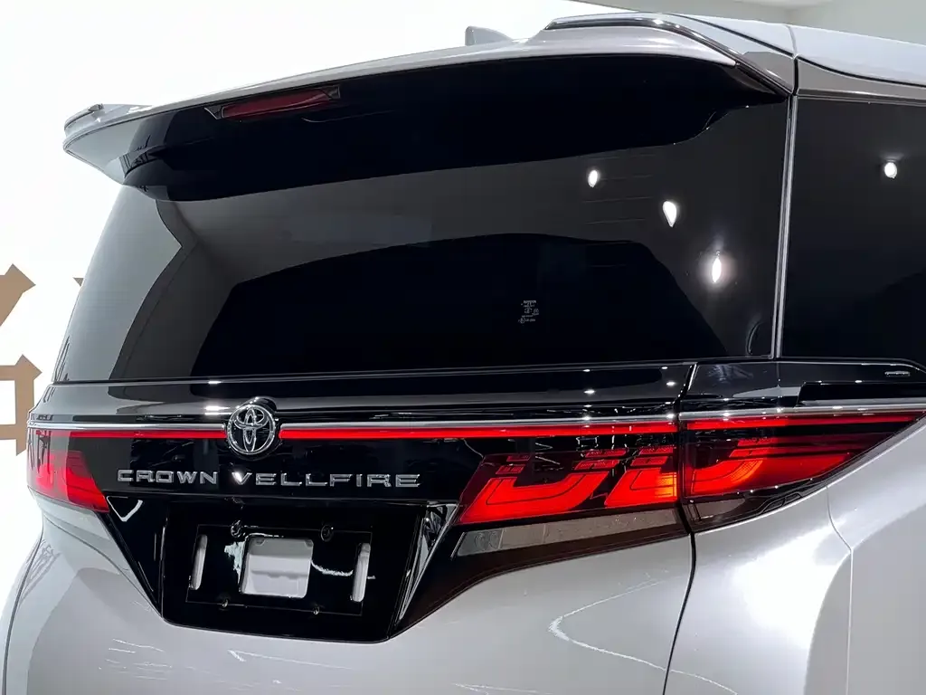 Toyota Vellfire — фото 4