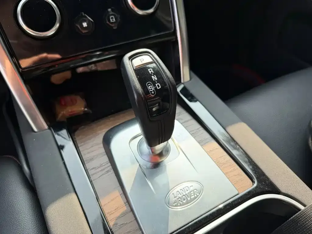 Land Rover Discovery Sport Hybrid — фото 5