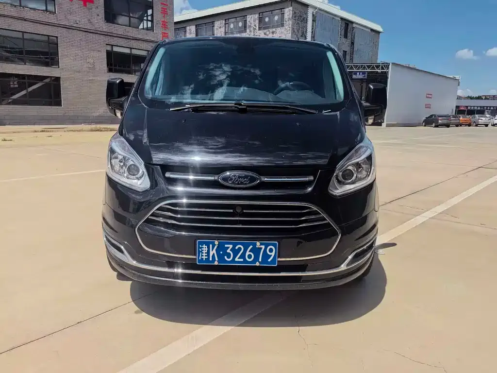 Ford Tourneo — фото 5