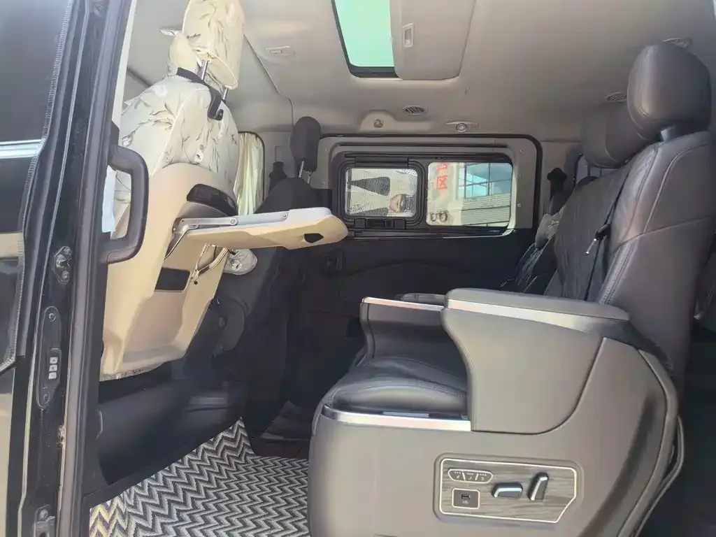 Ford Tourneo — фото 9