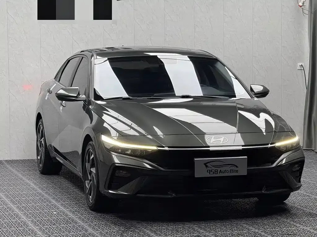 Hyundai Elantra — фото 4