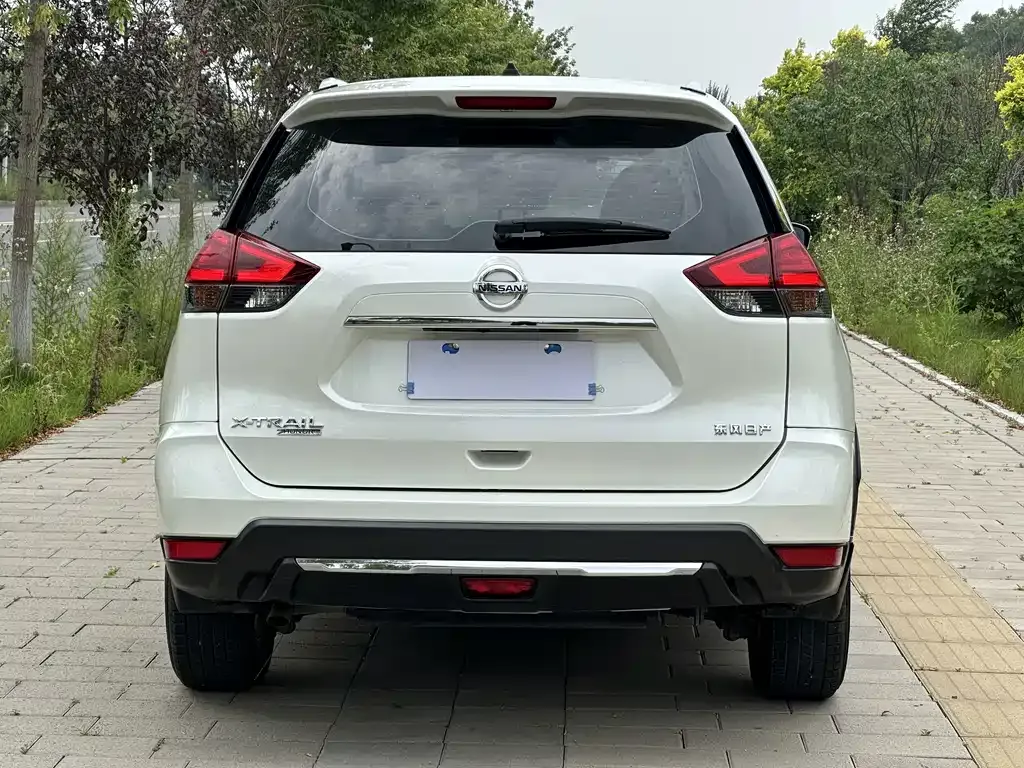 Nissan X-Trail — фото 10
