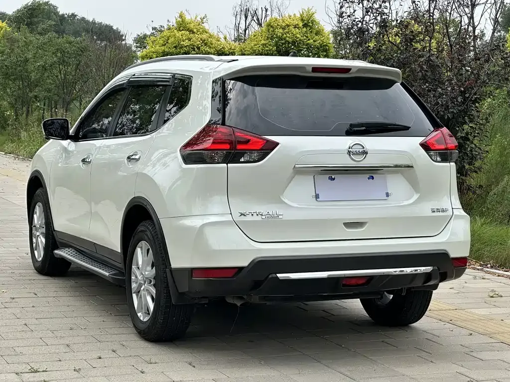 Nissan X-Trail — фото 7