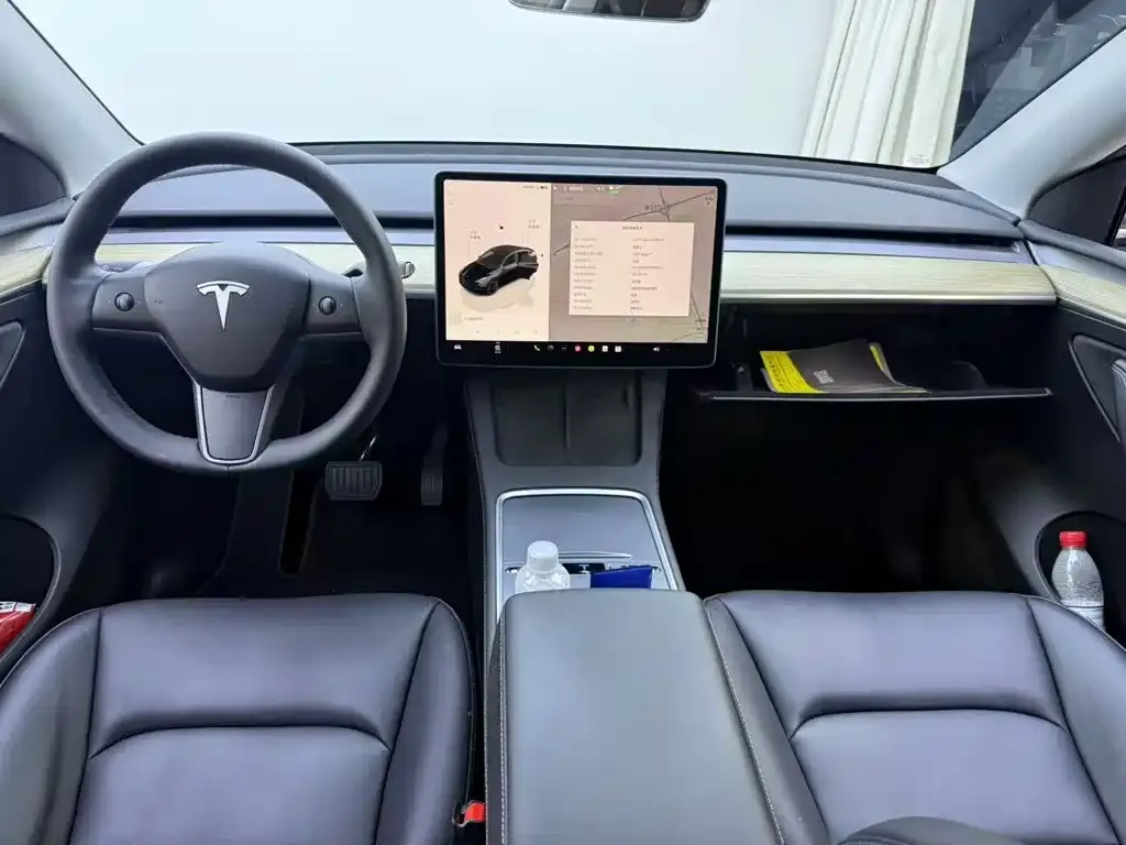 Tesla Model Y — фото 3