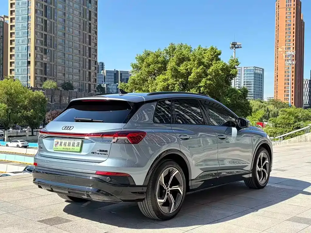 Audi Q4 e-tron — фото 10