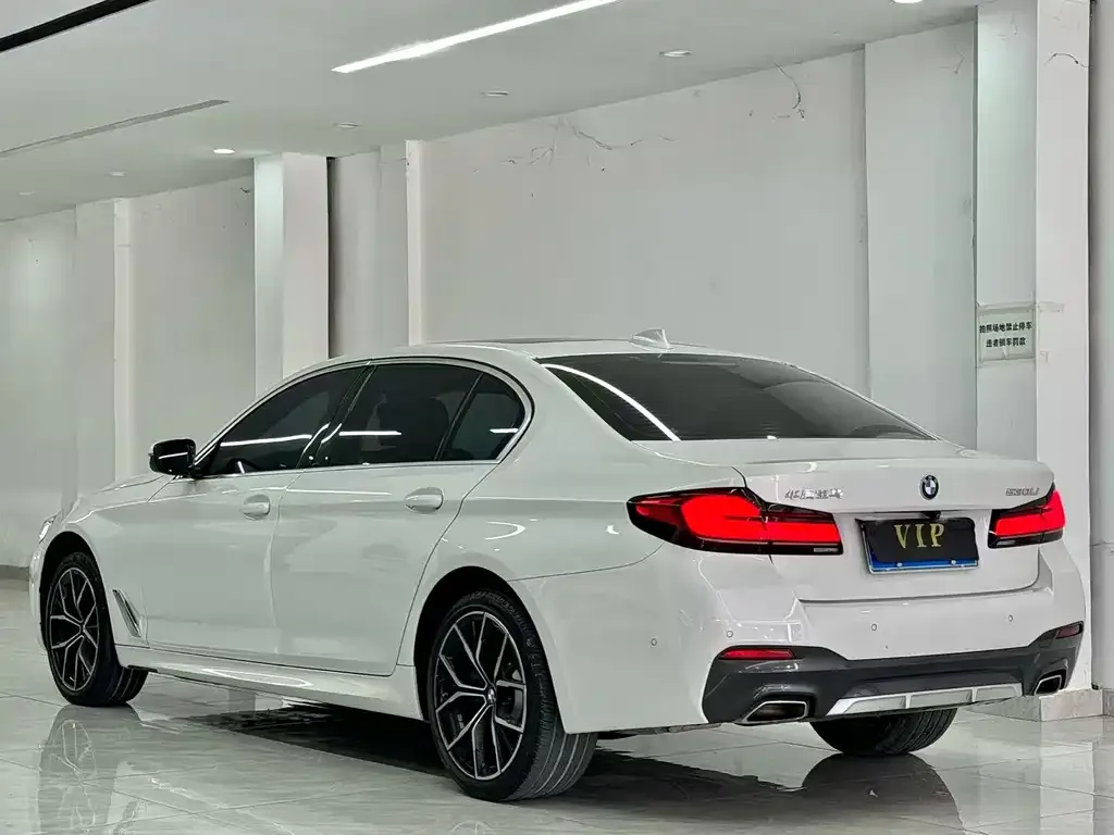 BMW 5 Series — фото 3