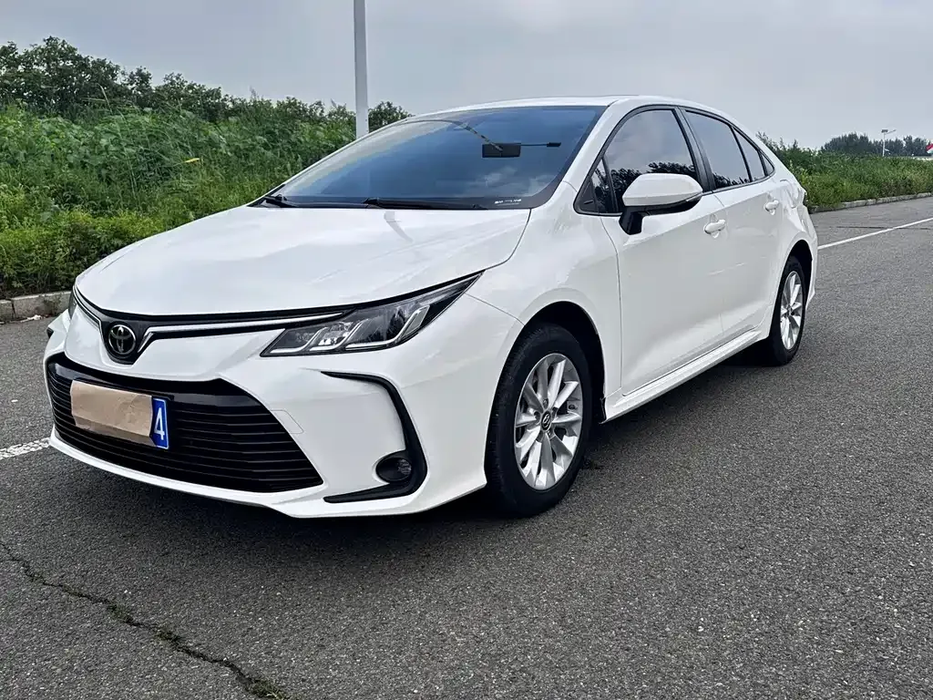 Toyota Corolla — фото 7