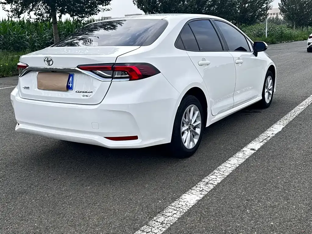 Toyota Corolla — фото 10