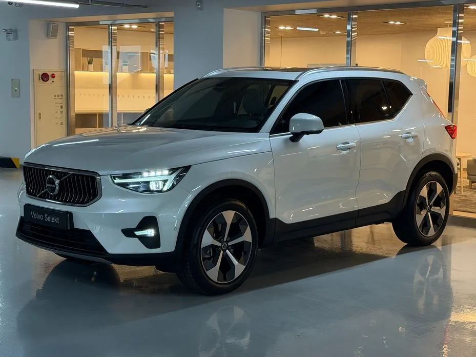 Volvo XC40 — фото 1