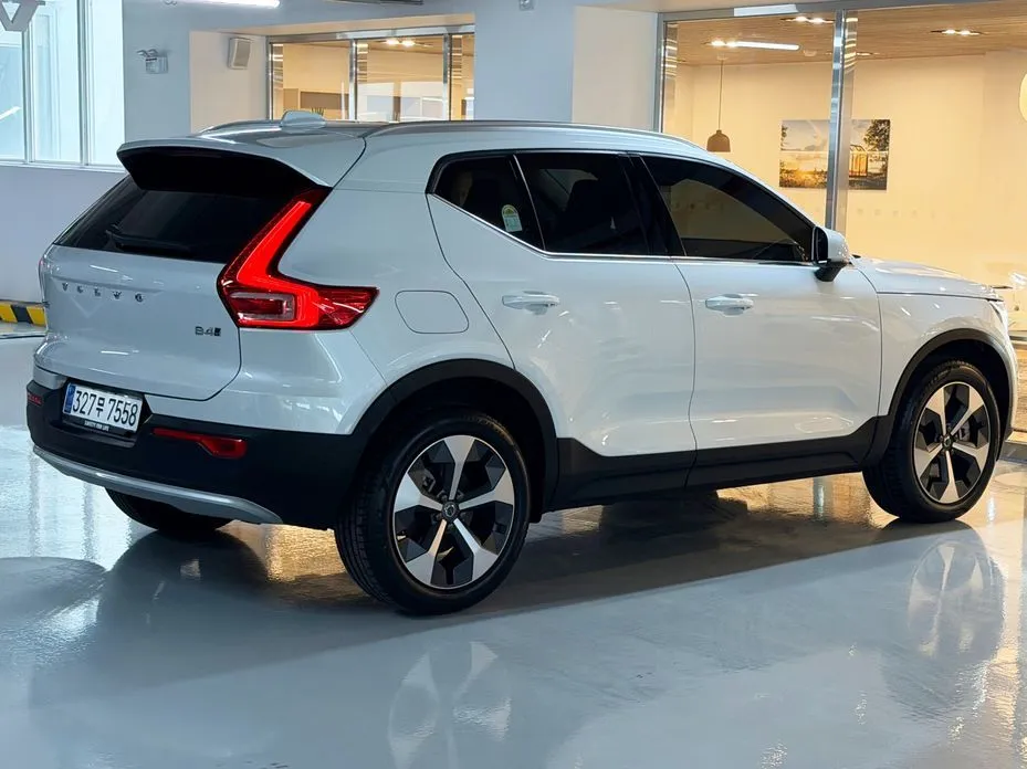 Volvo XC40 — фото 3