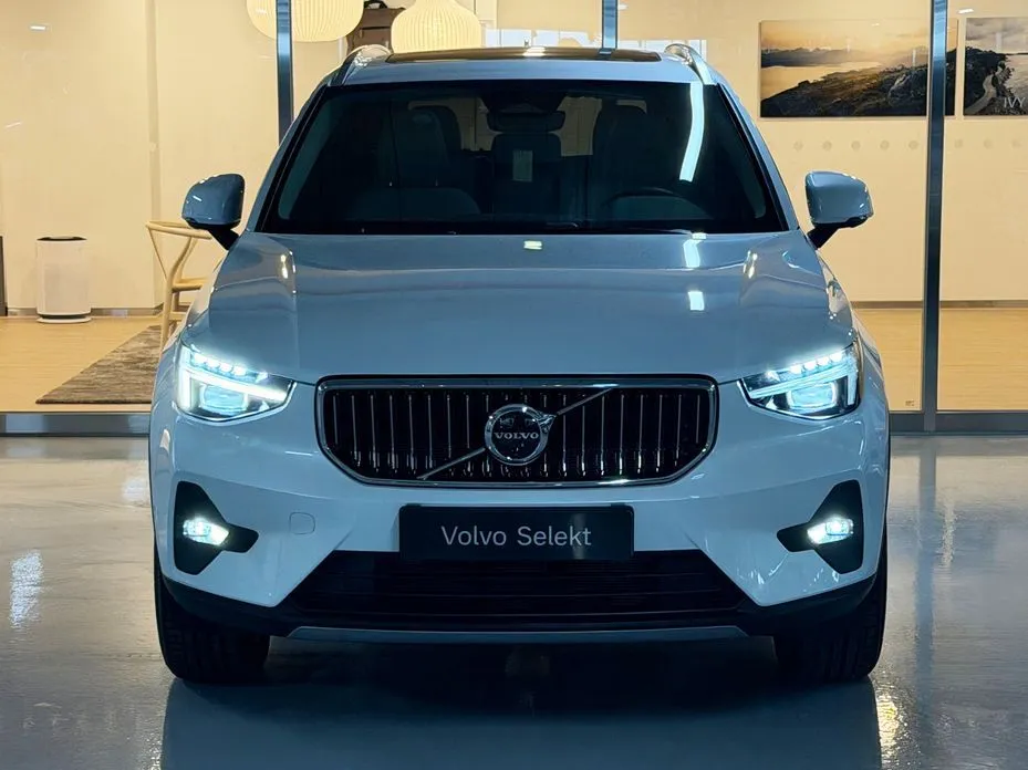 Volvo XC40 — фото 9