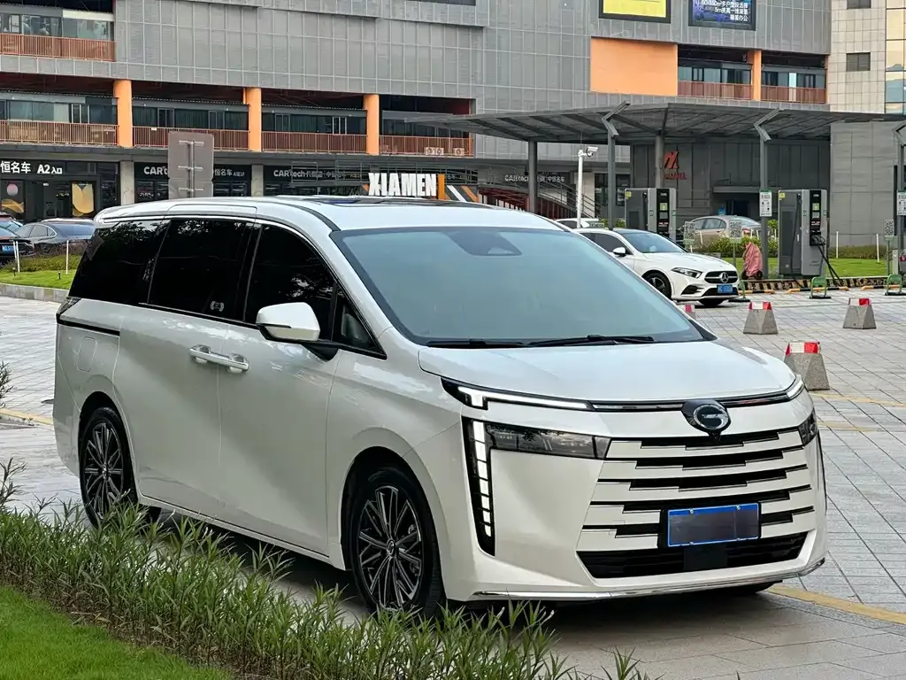 GAC Motor Trumpchi E8 — фото 8