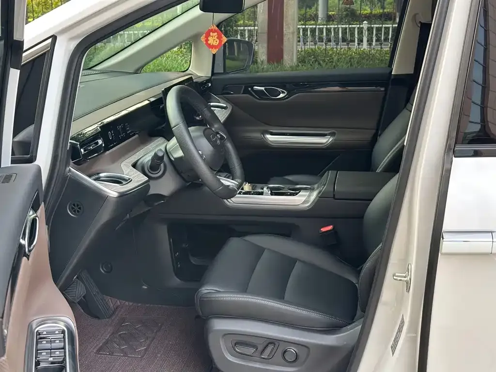 GAC Motor Trumpchi E8 — фото 3