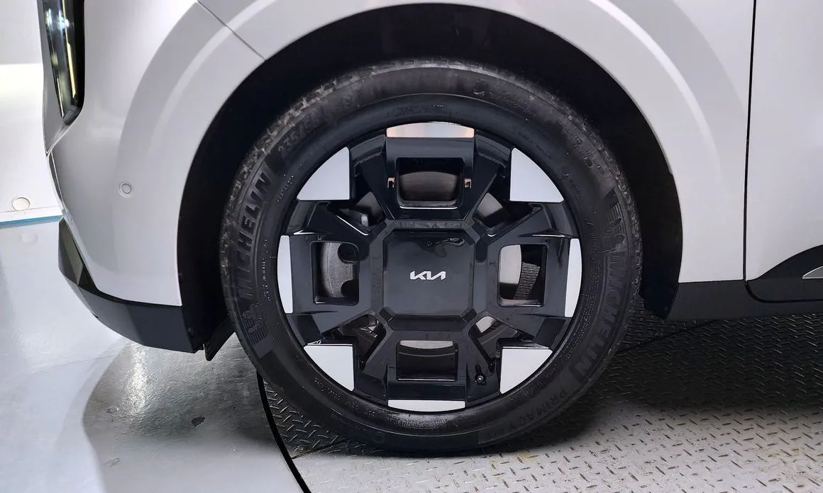 Kia Carnival — фото 10