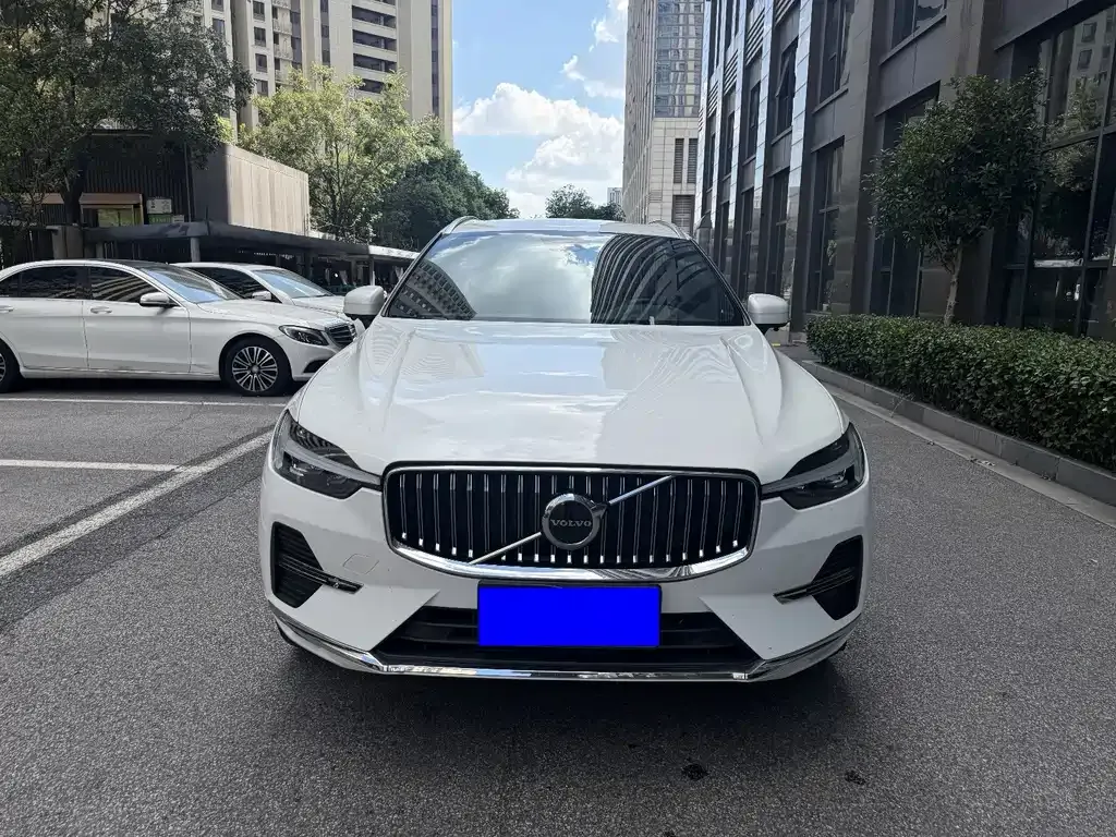 Volvo XC60 — фото 7