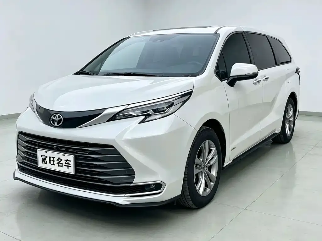 Toyota Sienna — фото 1
