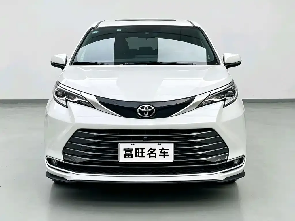 Toyota Sienna — фото 8