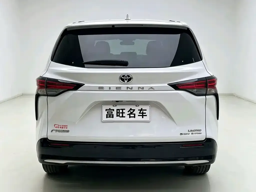 Toyota Sienna — фото 4