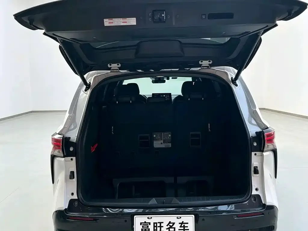 Toyota Sienna — фото 10