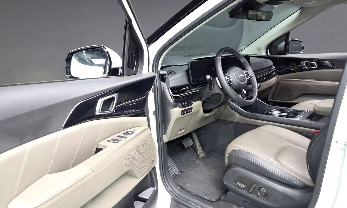 Kia Carnival — фото 10
