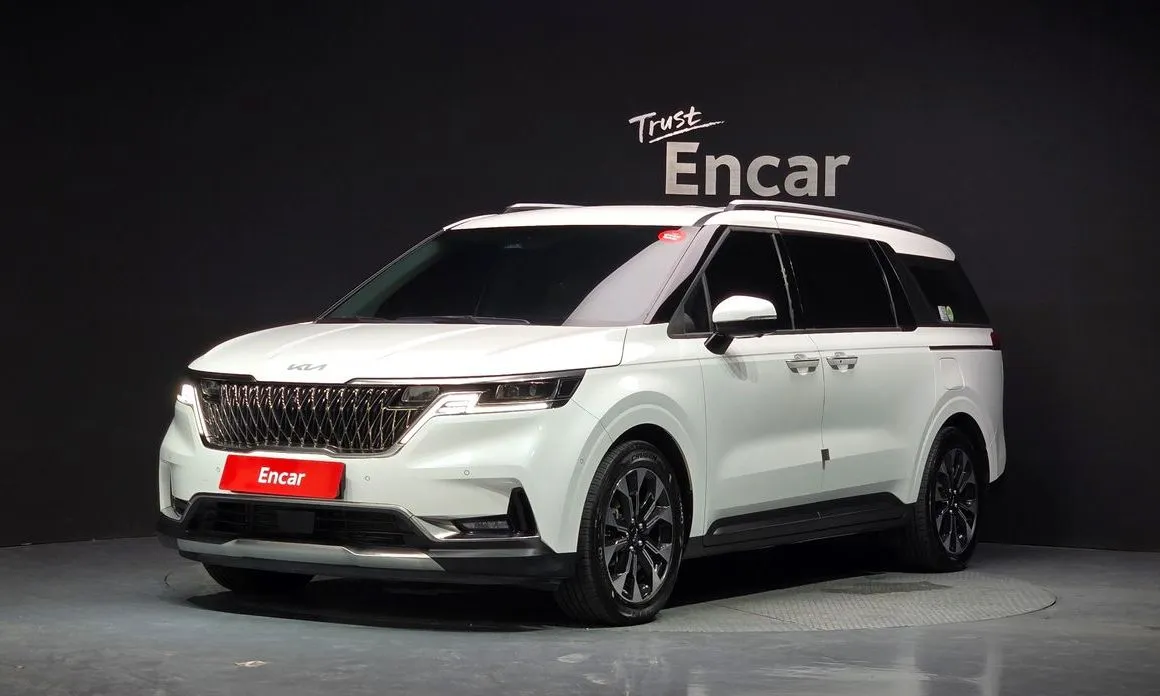 Kia Carnival — фото 1