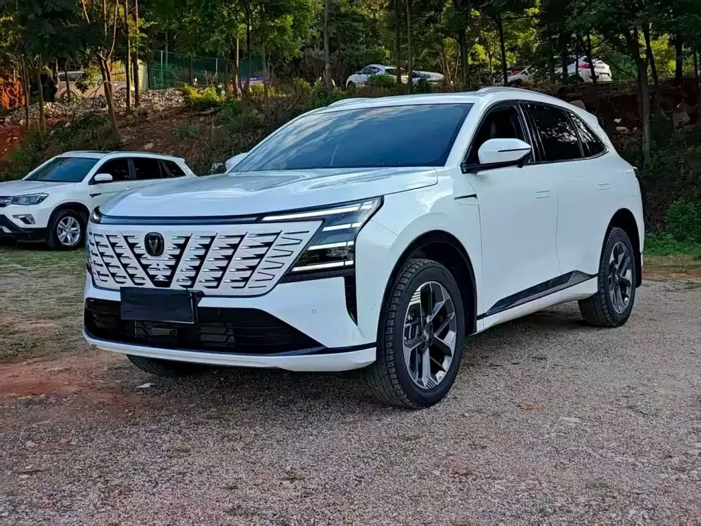 Changan CS75PLUS — фото 1