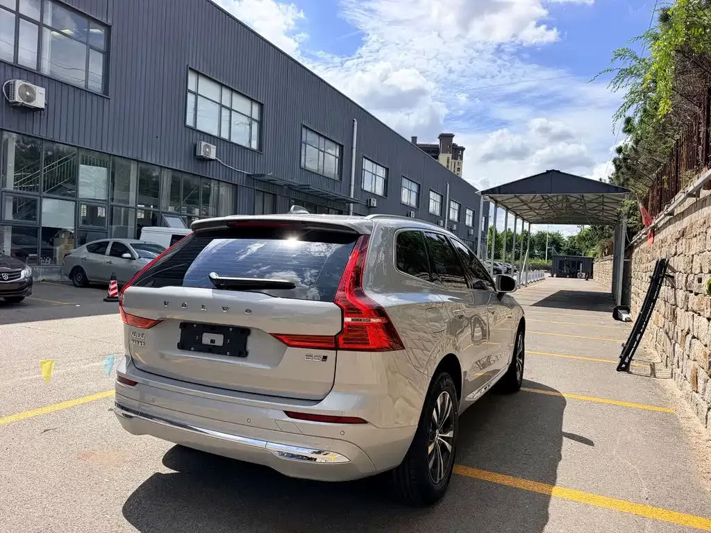 Volvo XC60 — фото 2