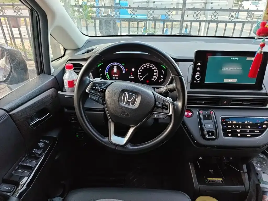 Honda Odyssey — фото 10