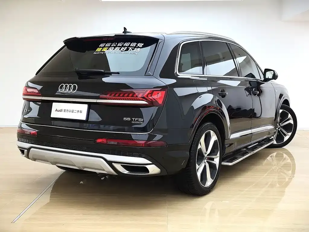 Audi Q7 — фото 10