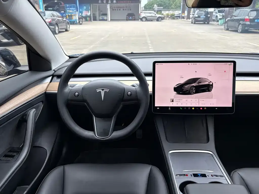 Tesla Model 3 — фото 8