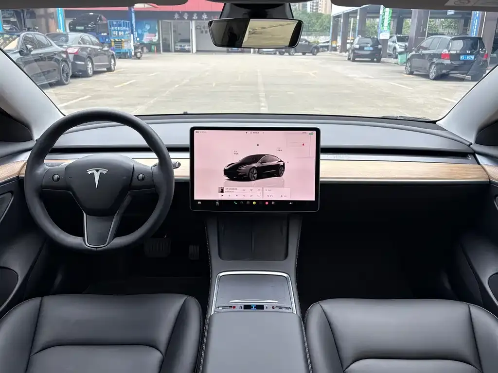 Tesla Model 3 — фото 5