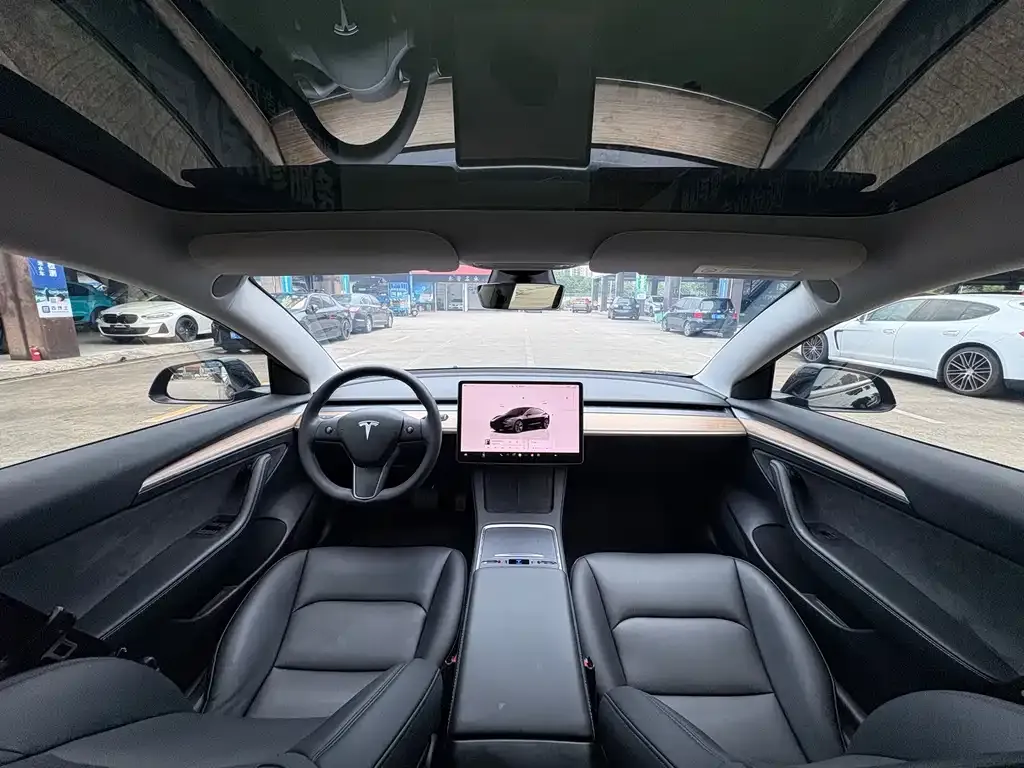 Tesla Model 3 — фото 6