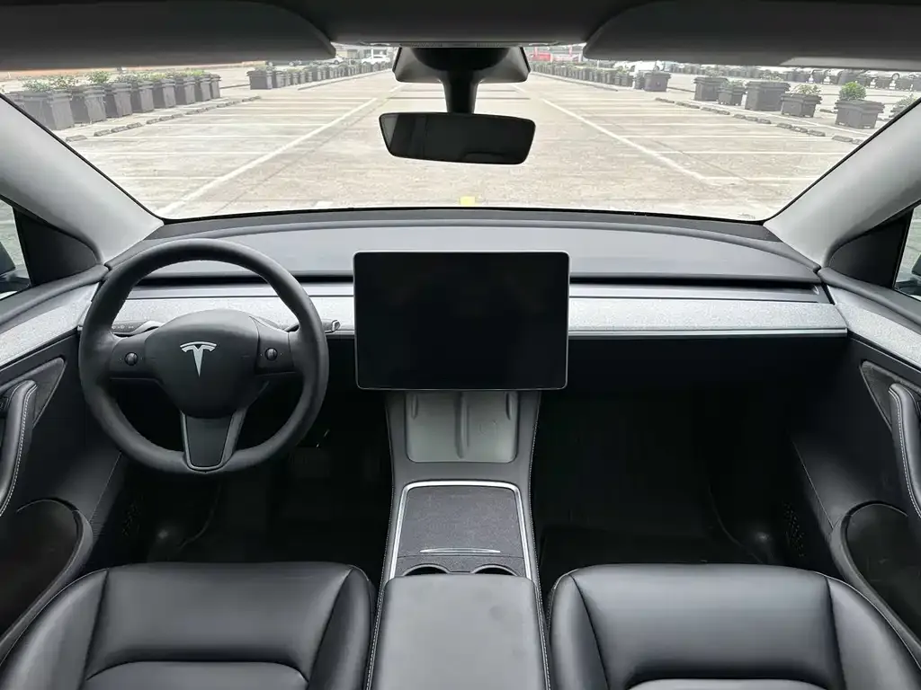 Tesla Model Y — фото 7