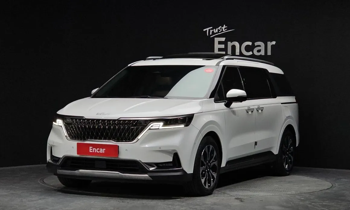 Kia Carnival — фото 1