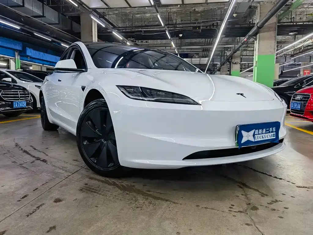 Tesla Model 3 — фото 5