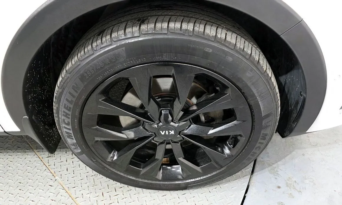 Kia Sorento — фото 10