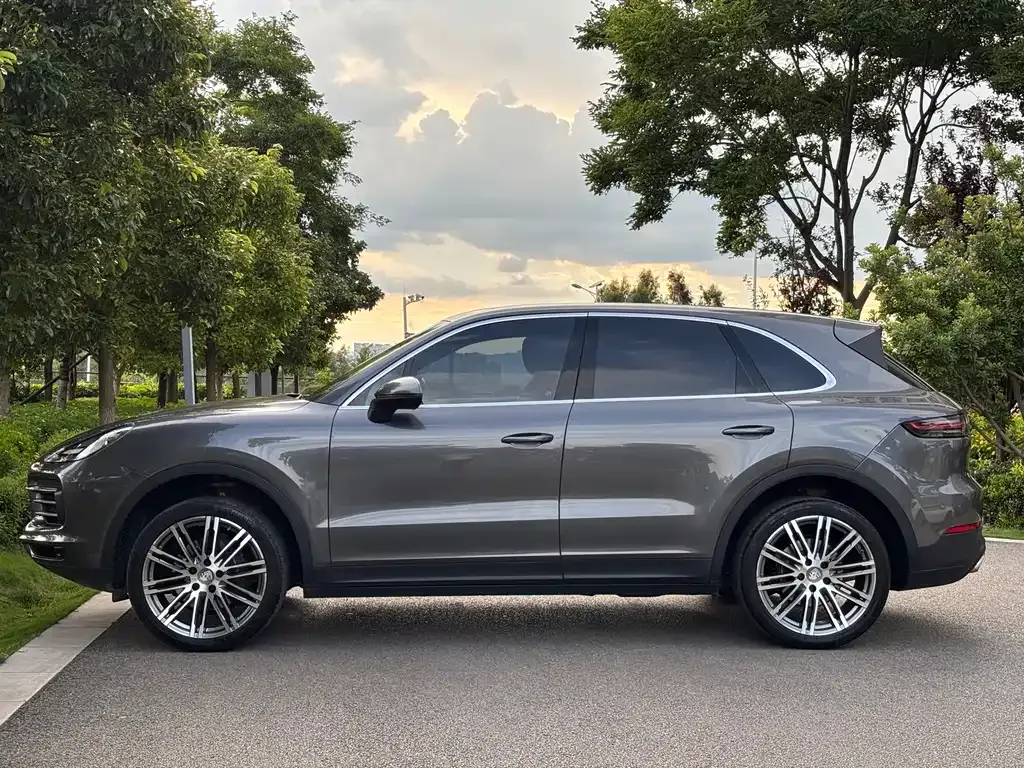 Porsche Cayenne — фото 4