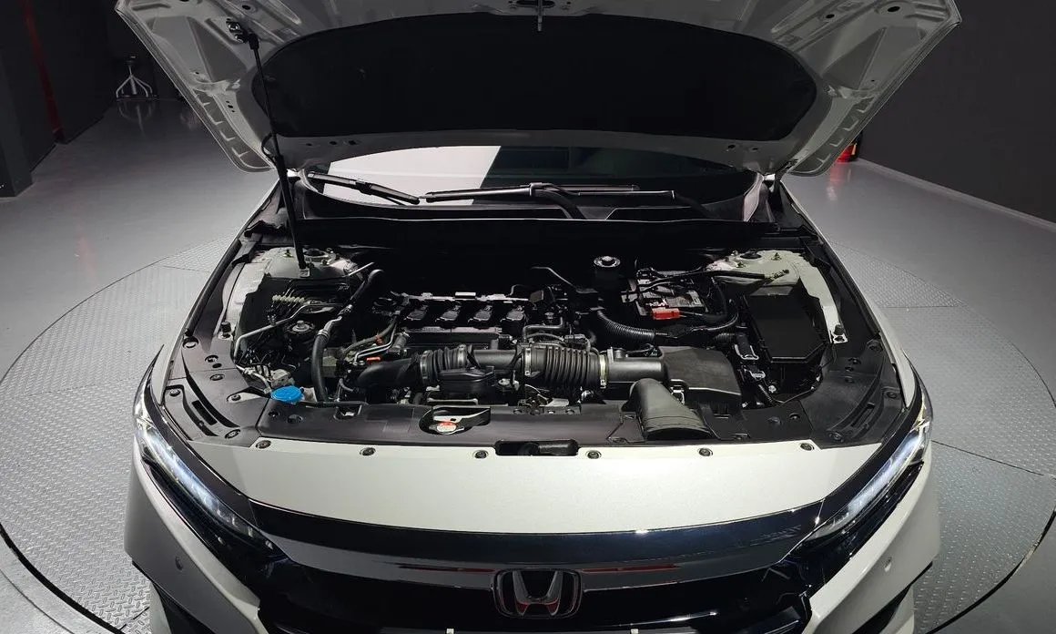 Honda Accord — фото 10