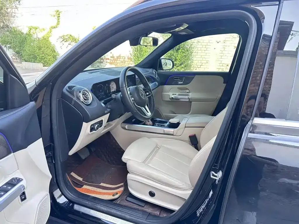 Mercedes-Benz EQB — фото 1