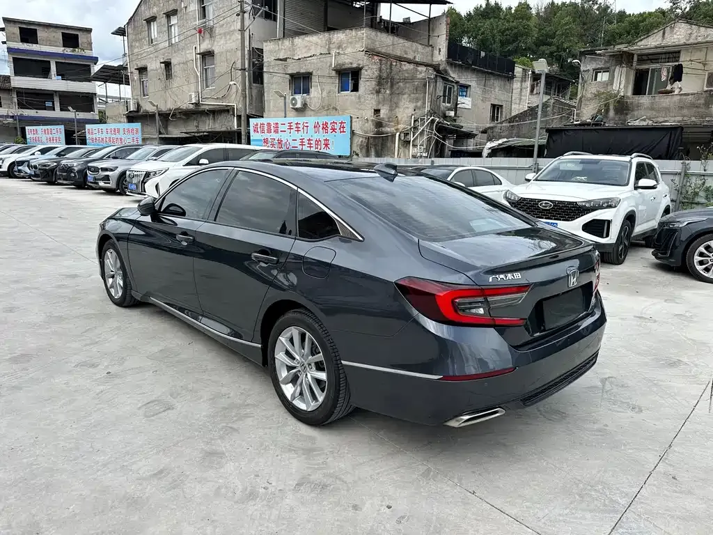 Honda Accord — фото 10