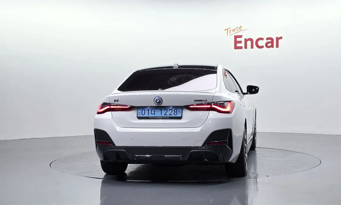 BMW i4 — фото 2