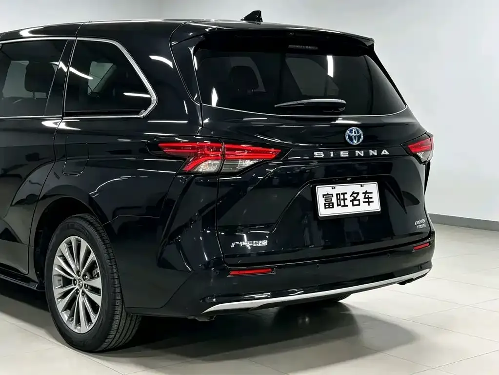 Toyota Sienna — фото 6