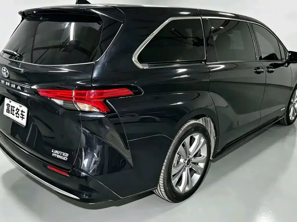 Toyota Sienna — фото 4