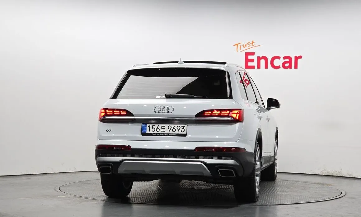 Audi Q7 — фото 5